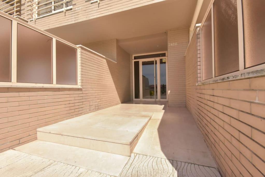 Rocha'S Apartment Remodelado! Na Praia Com Terraco Віла-Нова-де-Гая Екстер'єр фото